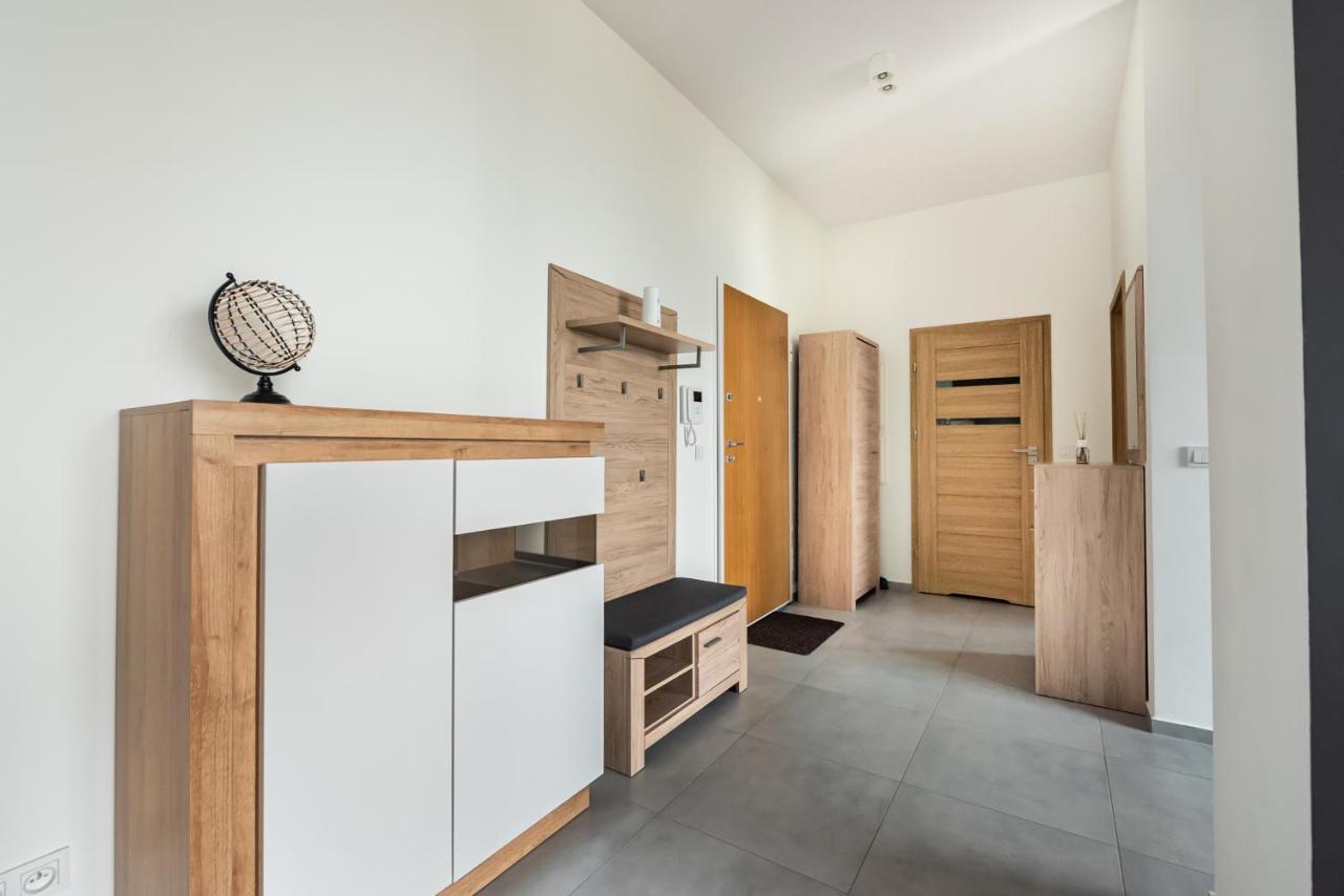 ורשה Metro Imielin 13Th Floor Apartment מראה חיצוני תמונה